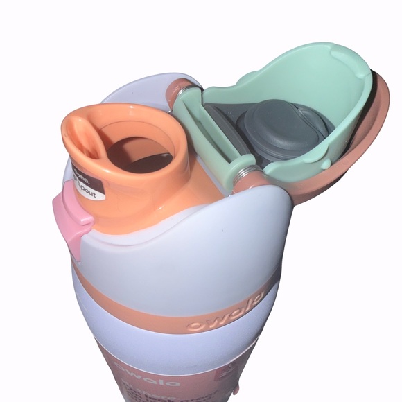 Owala FreeSip Stainless Steel Water Bottle
Periwinkle Twinkle
32 oz
New with Tag - Picture 8 of 9